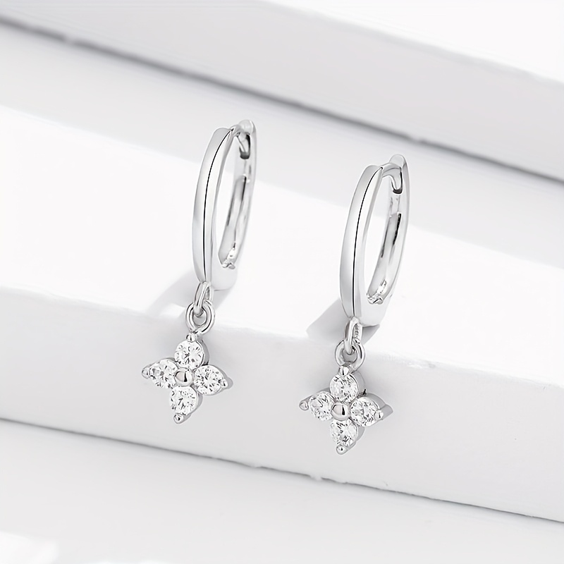 E-shop 1 Paar Leichter Luxus Elegante Vierblättrige Kleeblatt-Form Damen Modische Hängeohrringe - Mit Synthetischen Zirkonia Ohrringen - Schmuck für