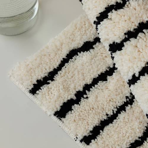 velvet with a weight of 2000 grams a minimalist style plush carpet made of ultra fine fibers machine washable water absorbent and non slip floor mat suitable for settings such as bedrooms bathrooms kitchens and doorways