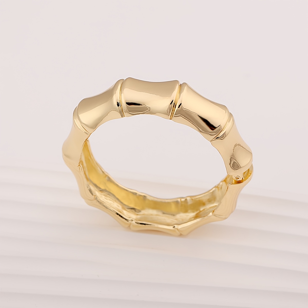 Stylish Open Spring Bracelet for Women, Perfect for Summer Gatherings