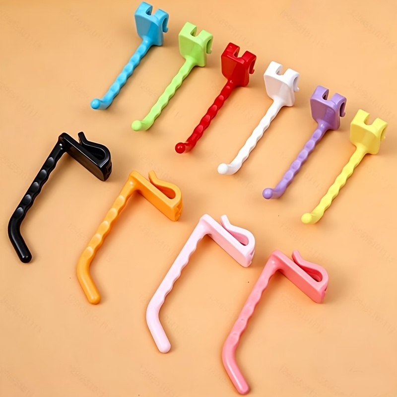 TEMU 30-pack Durable Plastic Hooks, Suitable For Metal Mesh Panels - Ideal For Supermarkets, Retail Stores, , And Home Use, Random Colors, Utility