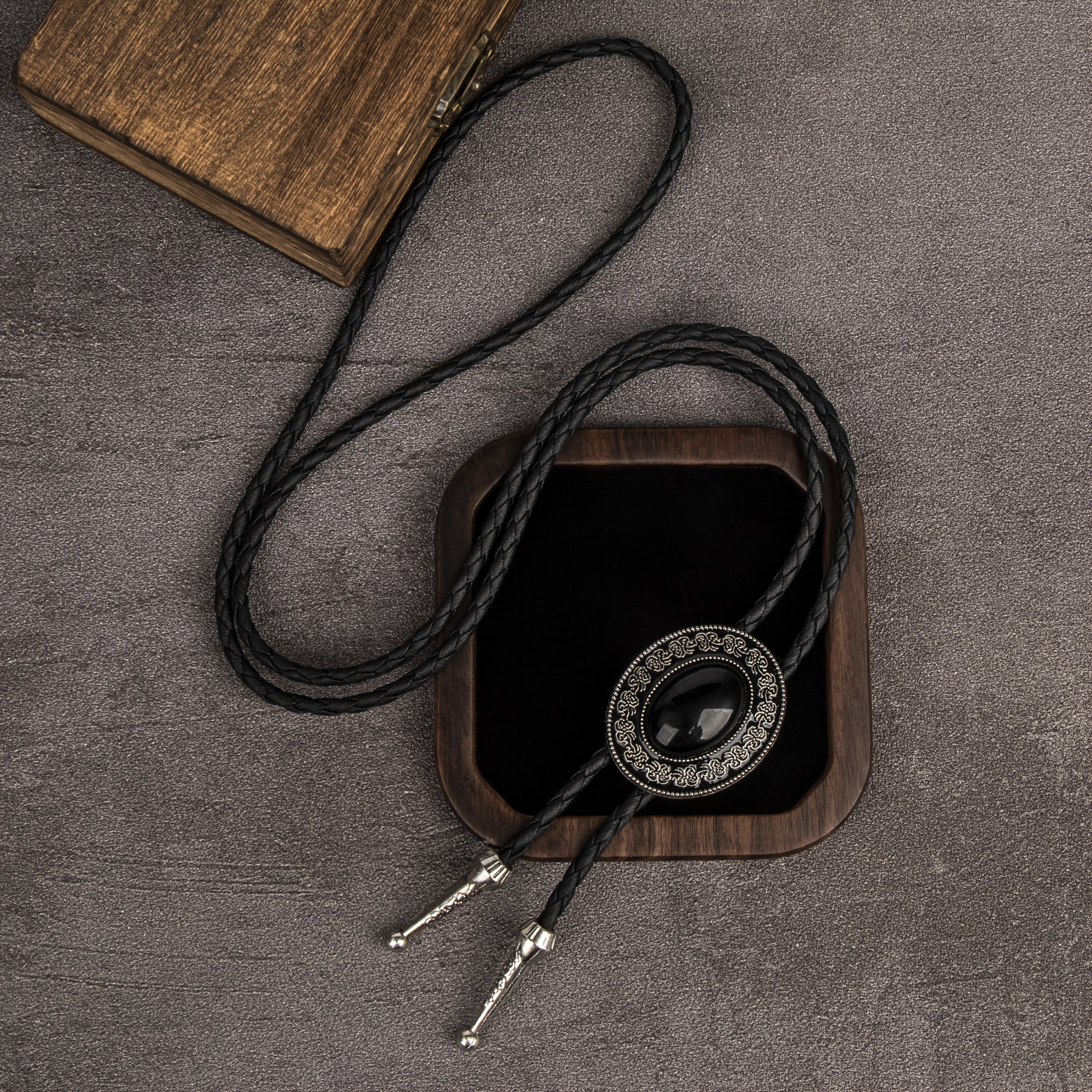 TEMU A Vintage-style Bolo Tie Featuring Enamel Floral Designs, Inlaid With Turquoise, Black Onyx, And Eye, Perfect For Western Cowboy Shirts