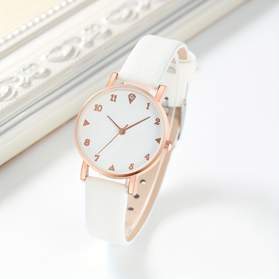 Relojes de cuarzo blanco de lujo y elegantes con correa de piel sintética y puntero de aleación, perfectos para mujeres.