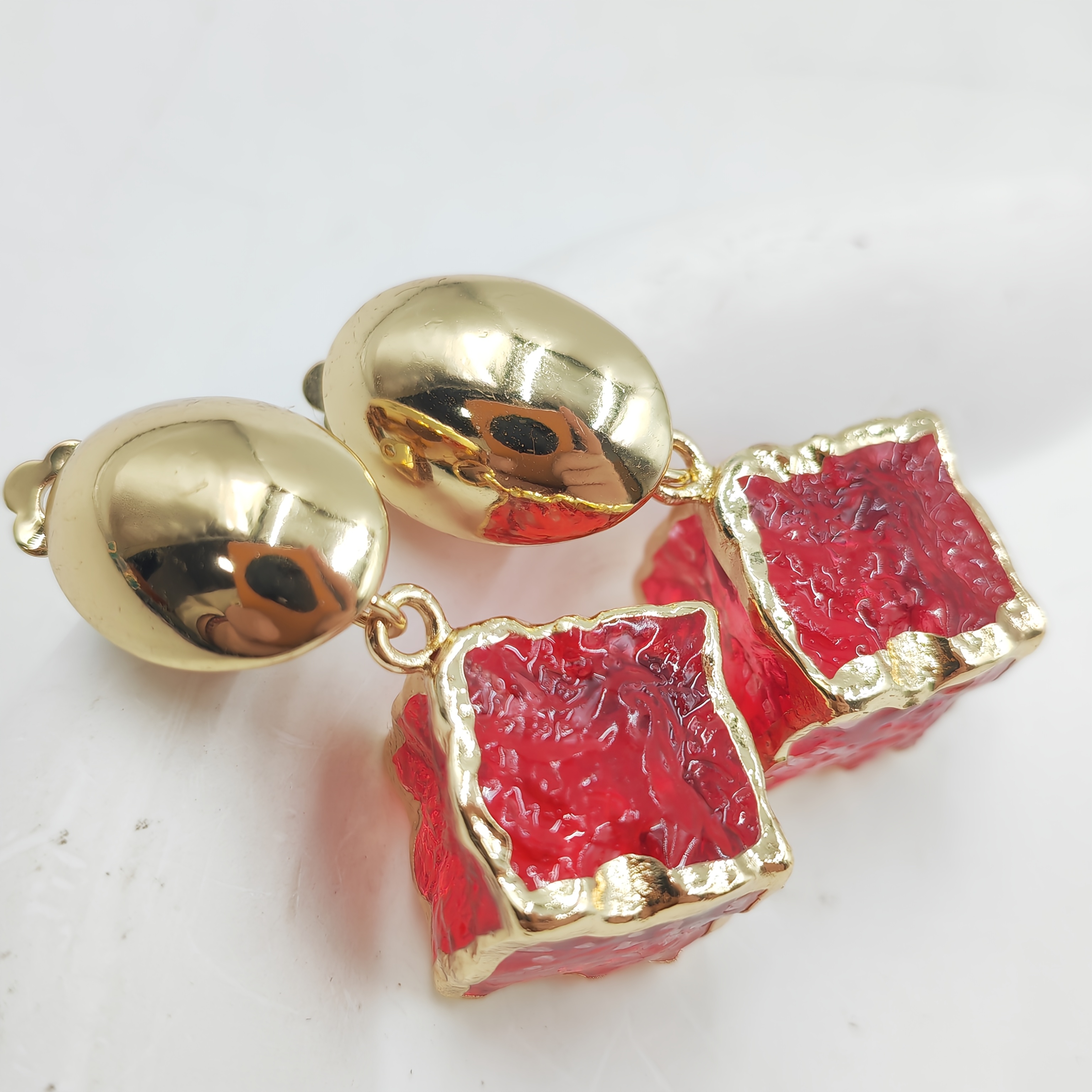 Ice Crack Cube Ear Clip, Niche Design for Everyday