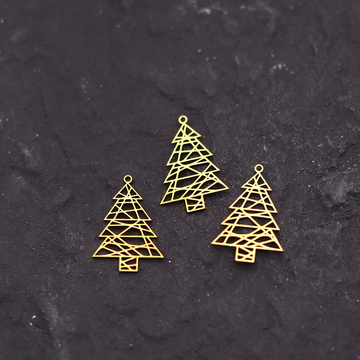 Set Of 3 Hollow Christmas Tree Pendants Made Of Stainless Steel For Crafting Jewelry, Perfect For Handmade Necklaces And Earrings