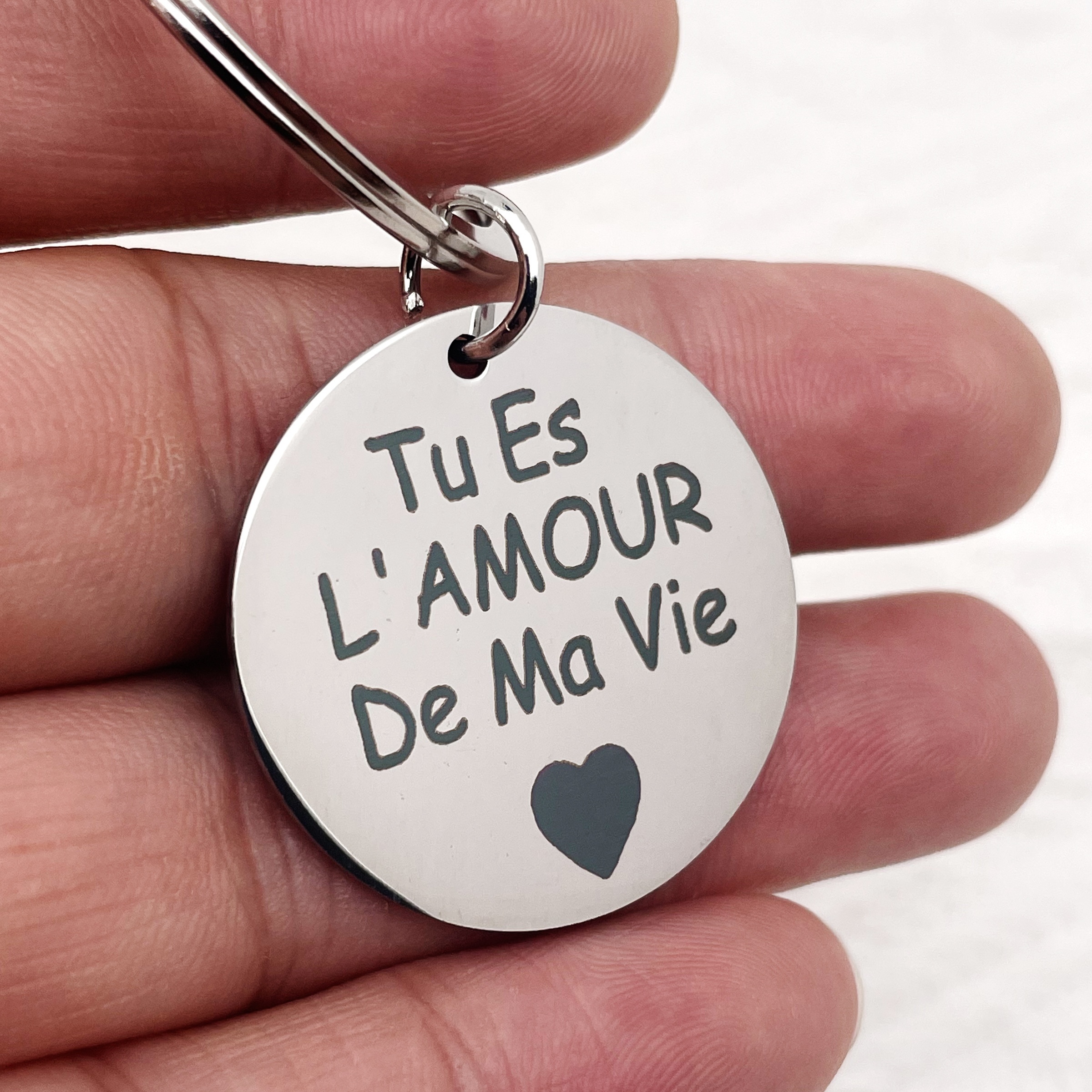 

A Perfect Keychain Gift For Family, Dad, Mom, Boyfriend, Girlfriend, French, Christmas. Thanksgiving.