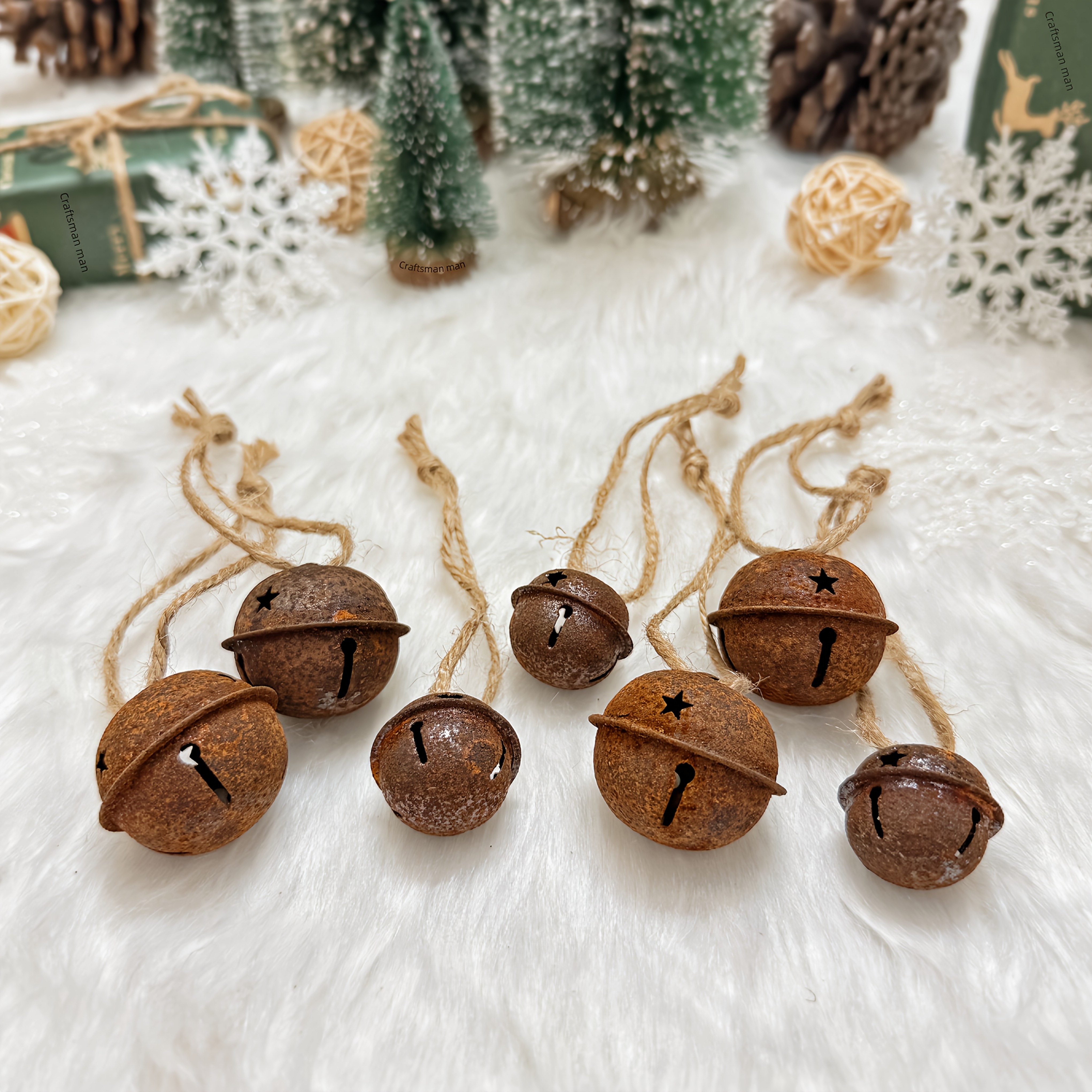 TEMU Lot de 7 cloches de Noël vintage moulées à avec cordes de - Style rustique, adaptées pour sapin de Noël, mariage, décorations de cheminée,