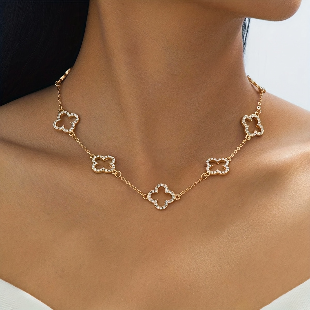 item picture a stunning womens pendant necklace featuring     design   with exquisite inlaid glass embodying a high end light luxury aesthetic