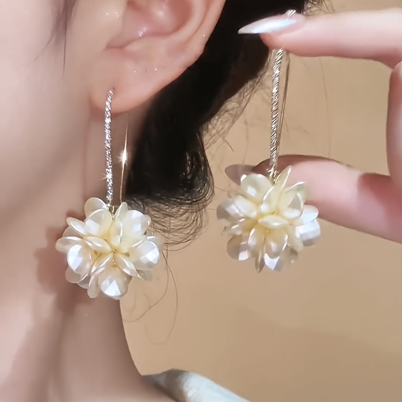 TEMU Exquisite White Spherical Flower Pendant Earrings For Women, Fashionable And Elegant Party Earrings Jewelry Gift