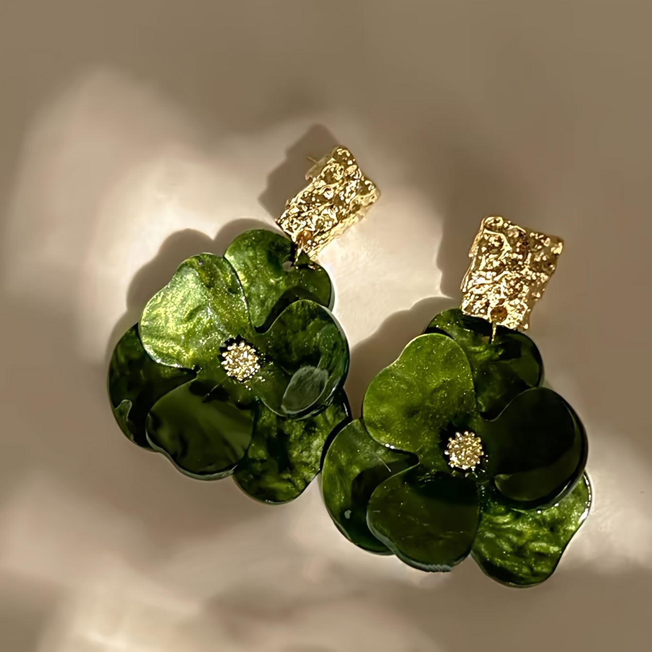 Image of 1 Pair Retro Exquisite Elegant Dark Green Artificial Resin Flower Earrings Niche Unique Exaggerated High-end Design Sense Women's Earrings Suitable For Vacation Banquet Activities Ball Wearing
