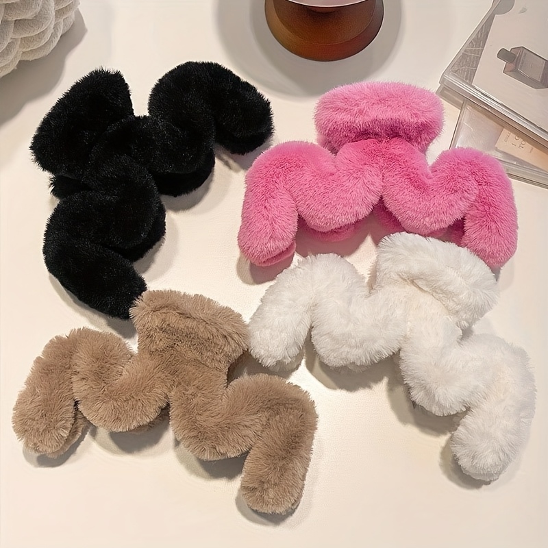 Image of 4pcs/1pc Large 14cm/5.5in Plush Claw Clip, Black, Elegant And Clip, Plush, Soft, Comfortable, Simple, And Stylish Hair Claw Clip For Updos, Fashionable Hair Accessory