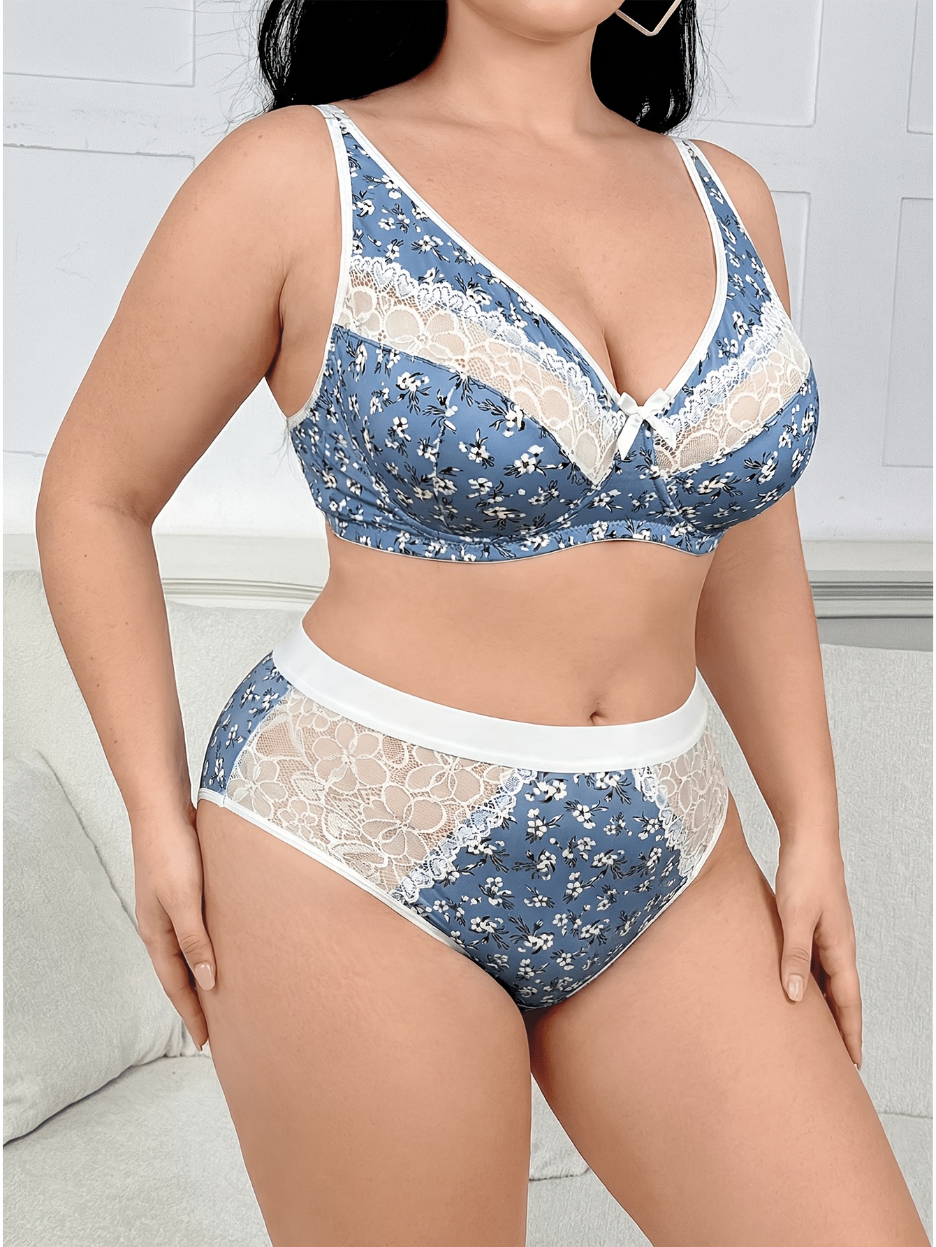 2pcs Set, Plus-size Women's Bra and Panty Set, Blue Base with White Floral Print, White Lace Trim Detailing, Adjustable Straps, Mesh Lining, Suitable for Various Occasions Year-round