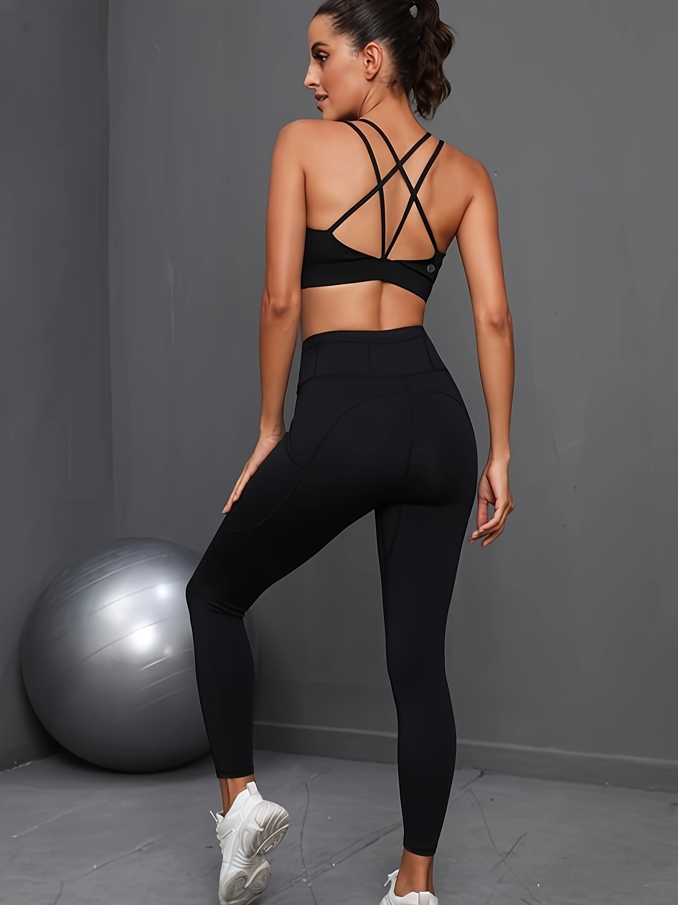 Women's Activewear: Solid Sports Bra Criss Cross Push Design - Temu