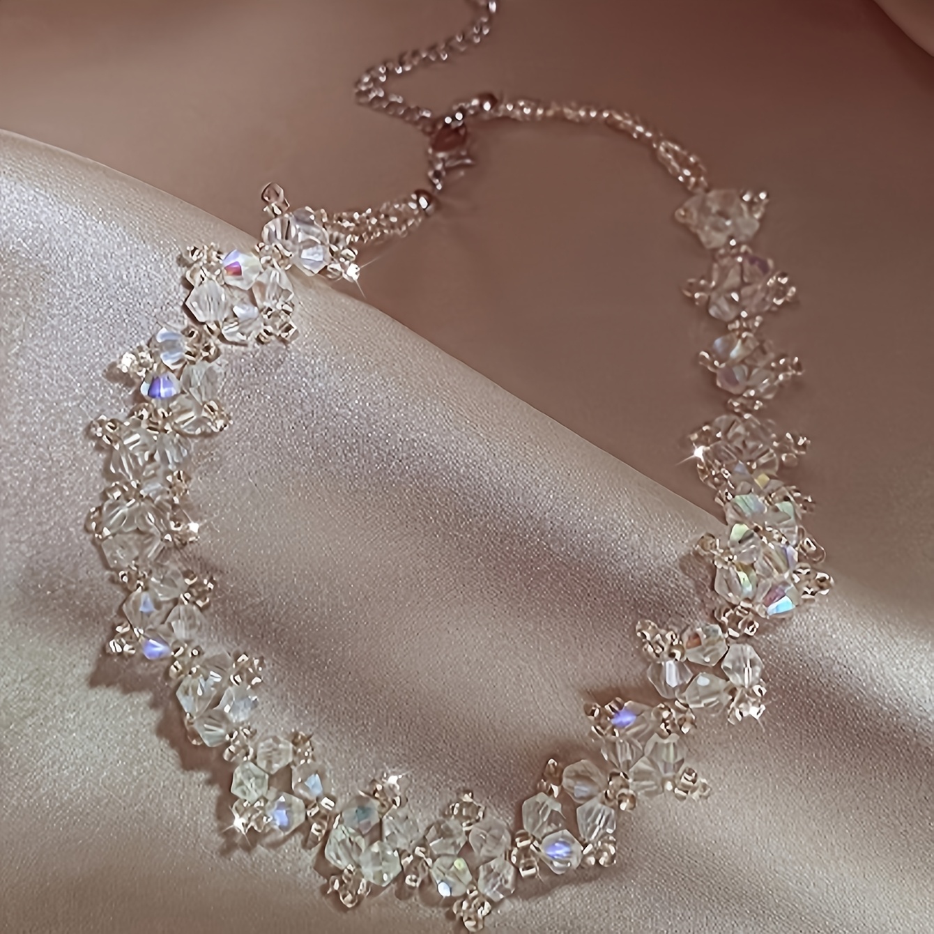E-shop Luxuriöse Harz & Choker-Halskette - Funkelnd wie Steine, Elegante Stretch-Passform für Frauen, Vielseitig für Täglichen Gebrauch & Partyabend