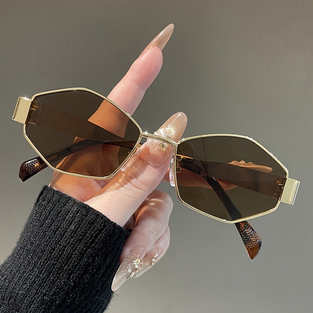 A Pair Of Classic And Versatile Diamond Frame Glasses, Suitable For Daily Styles, Unisex