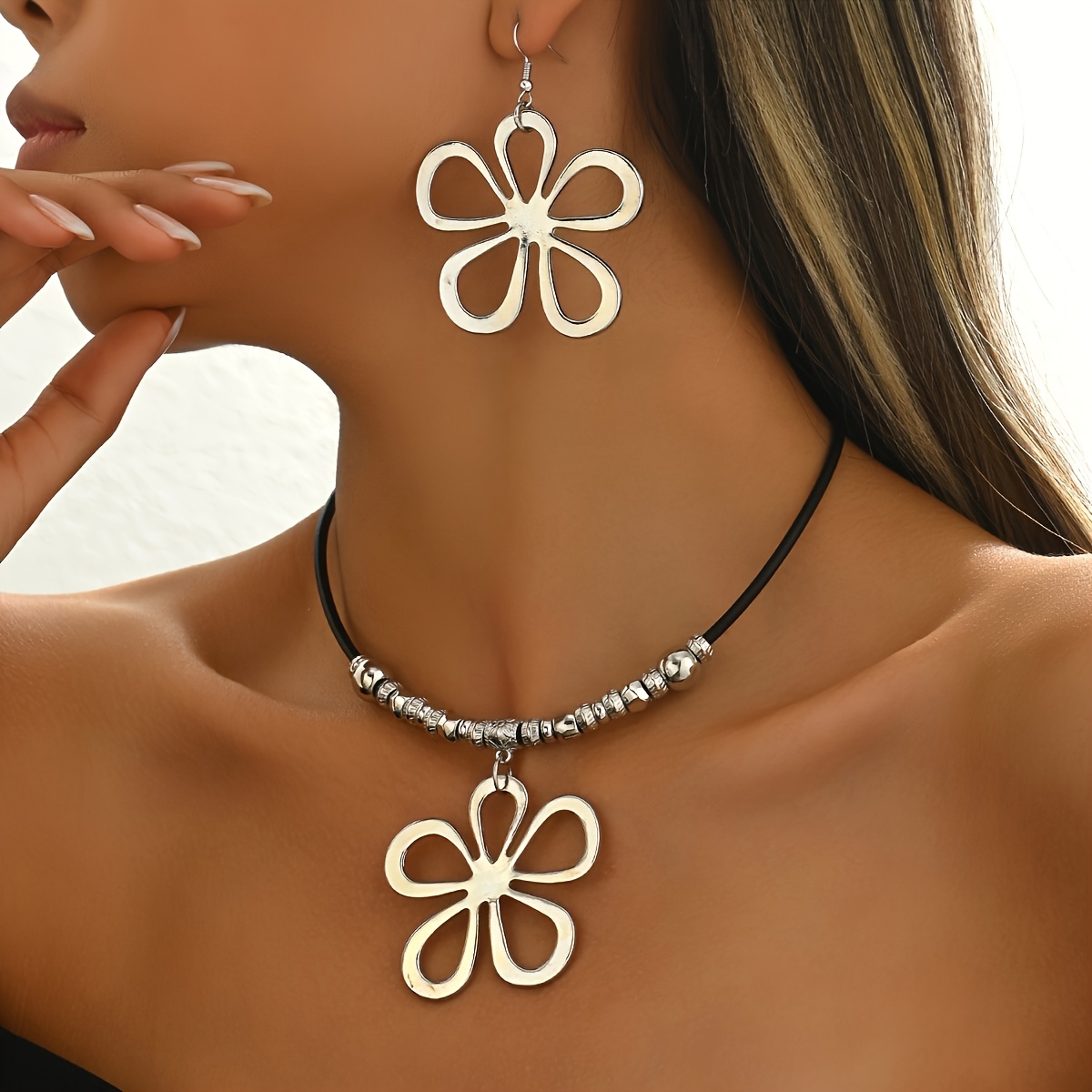TEMU 3pcs Women's Fashion Necklace Set, Black Rope Geometric Hollow Flower Pendant Necklace + Matching Hollow Flower Dangle Earrings, Versatile Jewelry Set For Daily And Party Wear