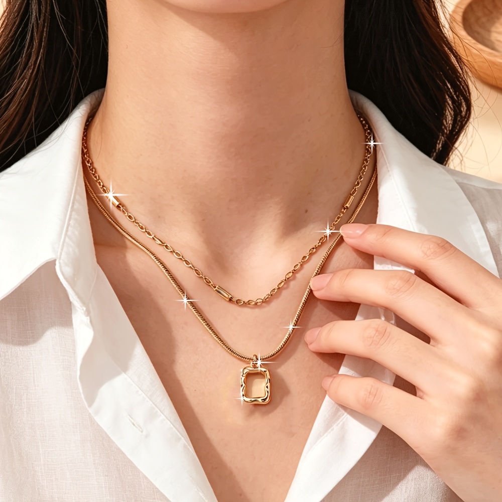 Women's Luxurious Double-Layer Square Pendant Necklace