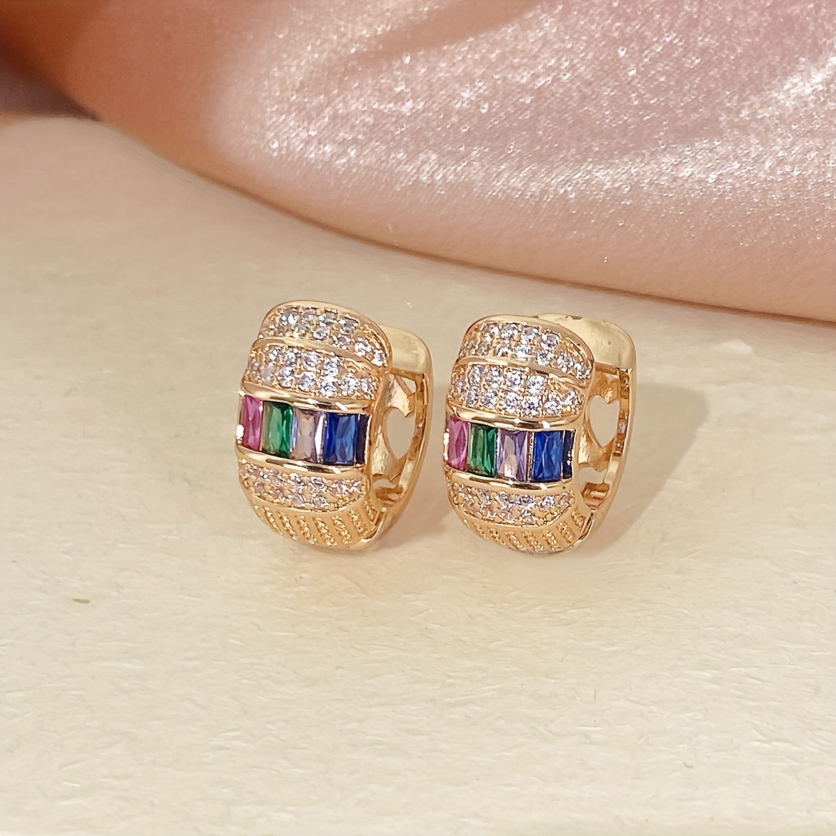 Image of 1 Pair Of Women's Fashionable Ear Cuffs, Luxurious And Elegant Synthetic Zirconia Earrings For, Versatile And Delicate Stud Earrings