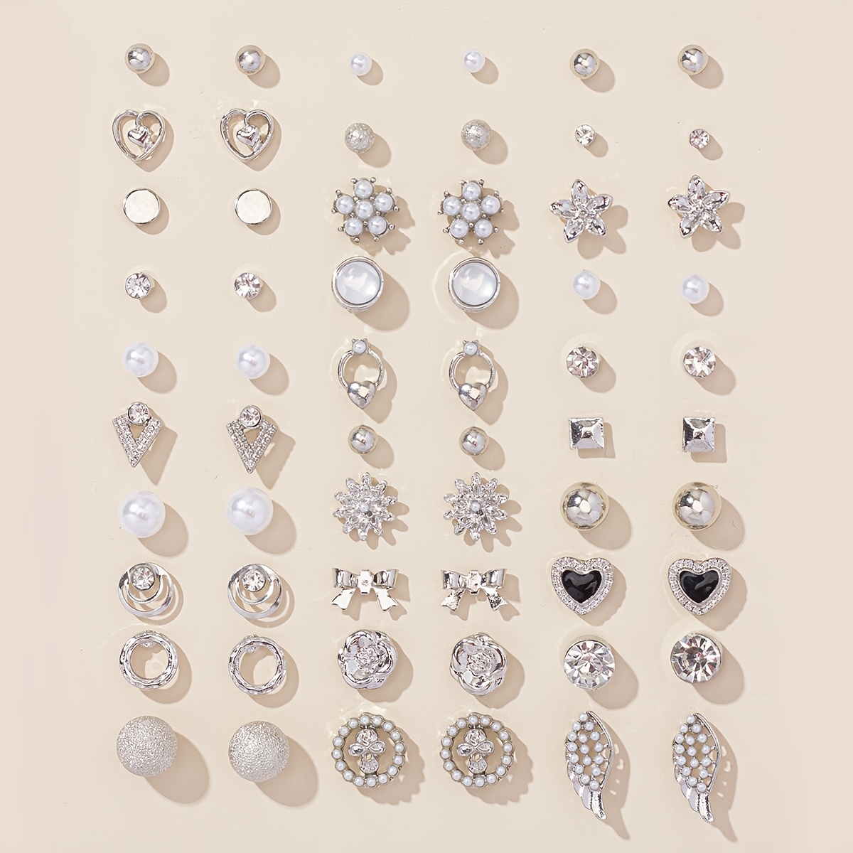 

A Set Of 30 Pairs Of Stylish, Minimalist, Unique, Heart-shaped Pearl Matte Ccb Earrings For Women, Dates And Wear, Making A Simple Holiday Gift For Birthdays.