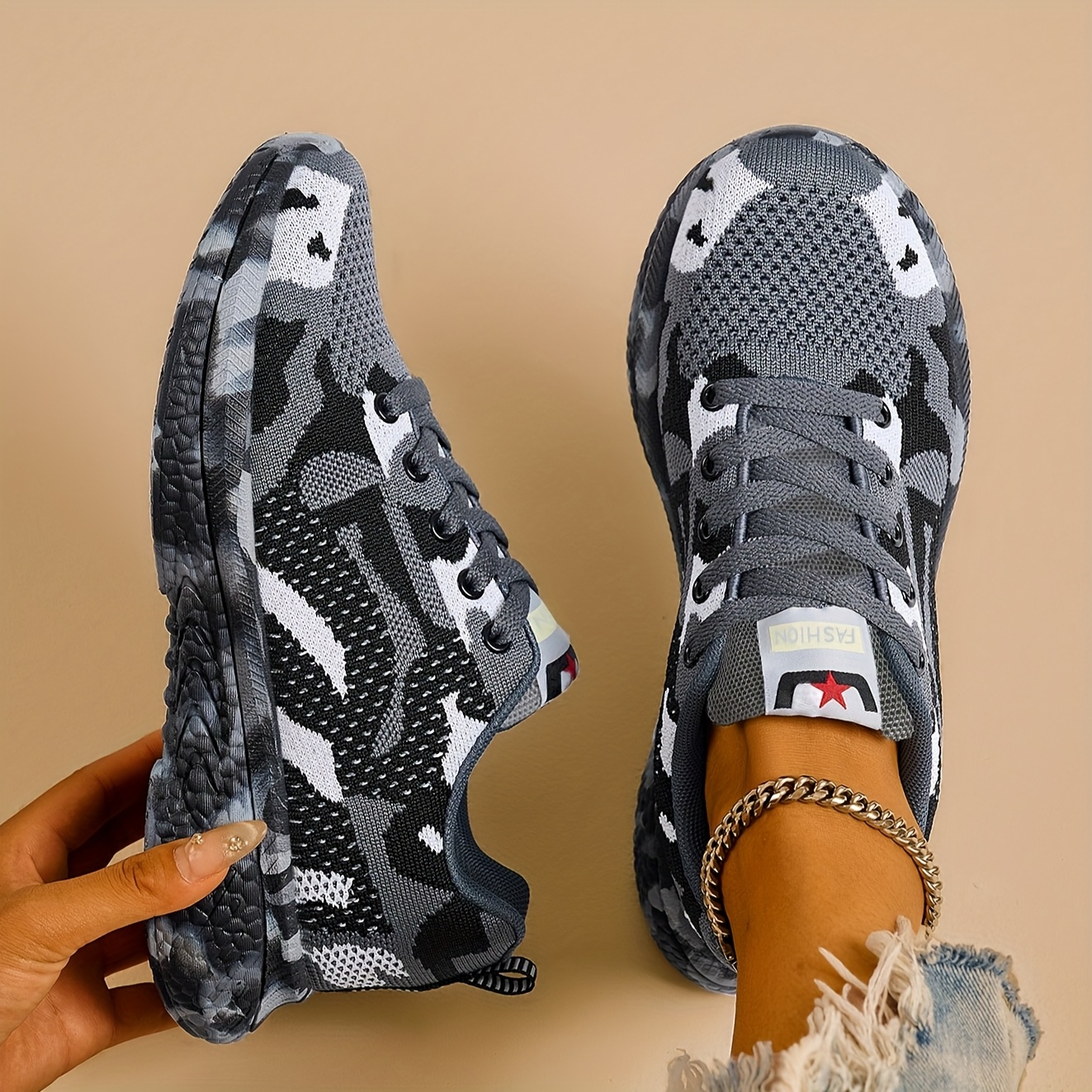 Image of Lightweight, Low-cut Sneakers For Women Designed To , Featuring Durable, Elastic Soles And Breathable Fabric Suitable For Spring And Summer Running., Women Shoes