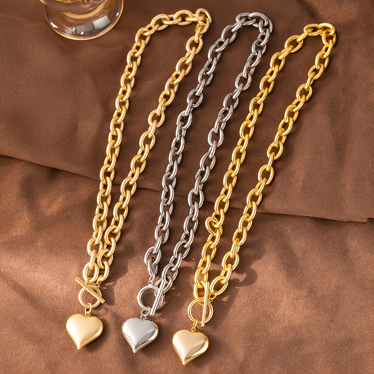 Retro Elegant Women’s French Pendant Necklace