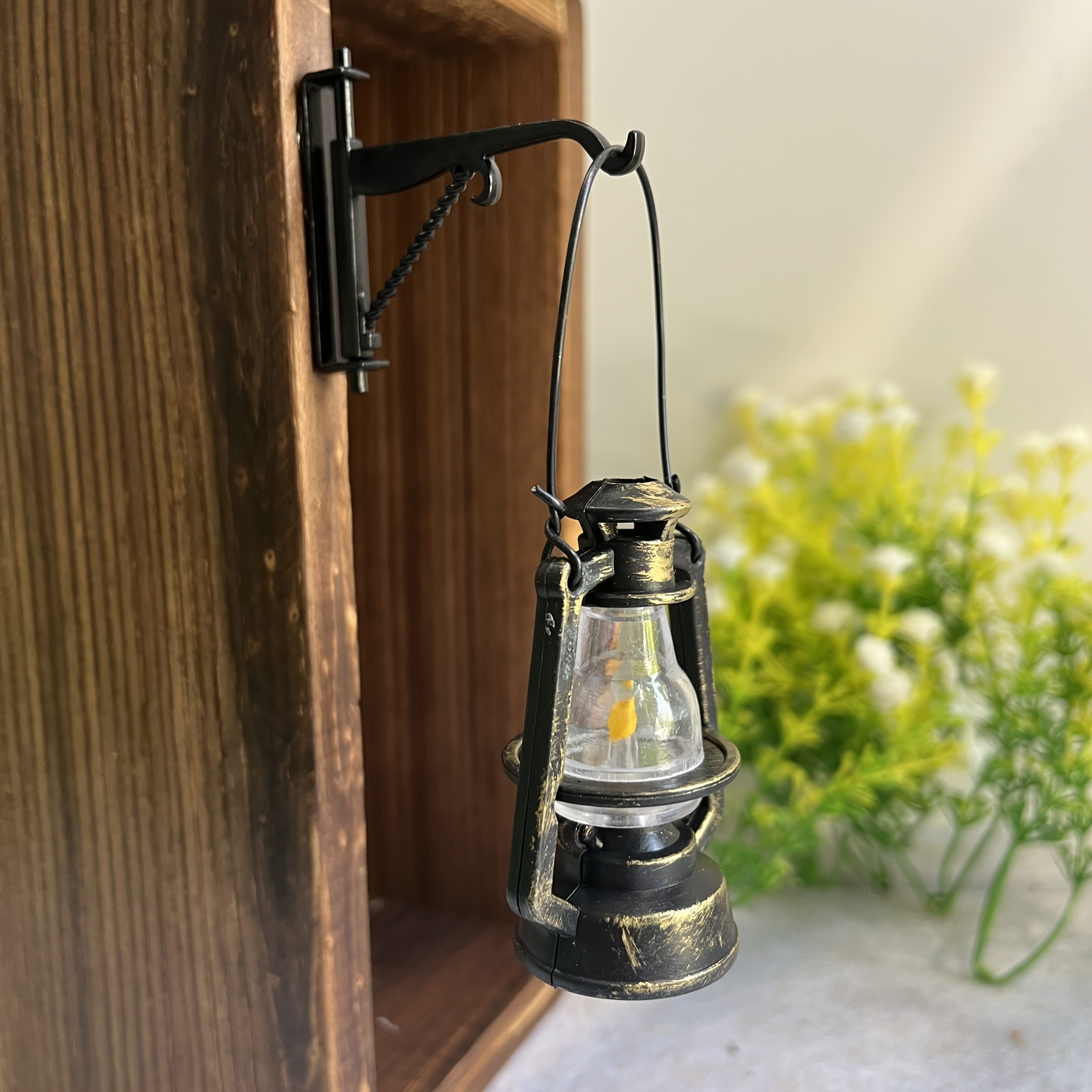 TEMU Lampe à huile miniature vintage avec support à crochet - Lampe miniature en cuivre antique/noir pour extérieur, en plastique durable pour maison