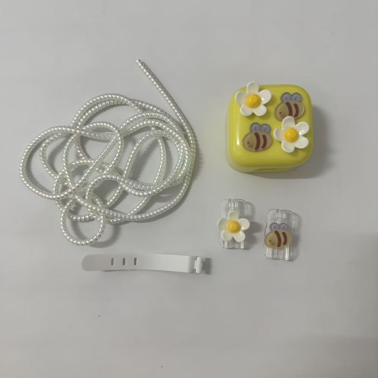TEMU 1 Set Bee And Flower Pattern Charger And Cable Protection Kit, Durable 40w Charger Cable Protective Case, Anti-break Cable Organizer
