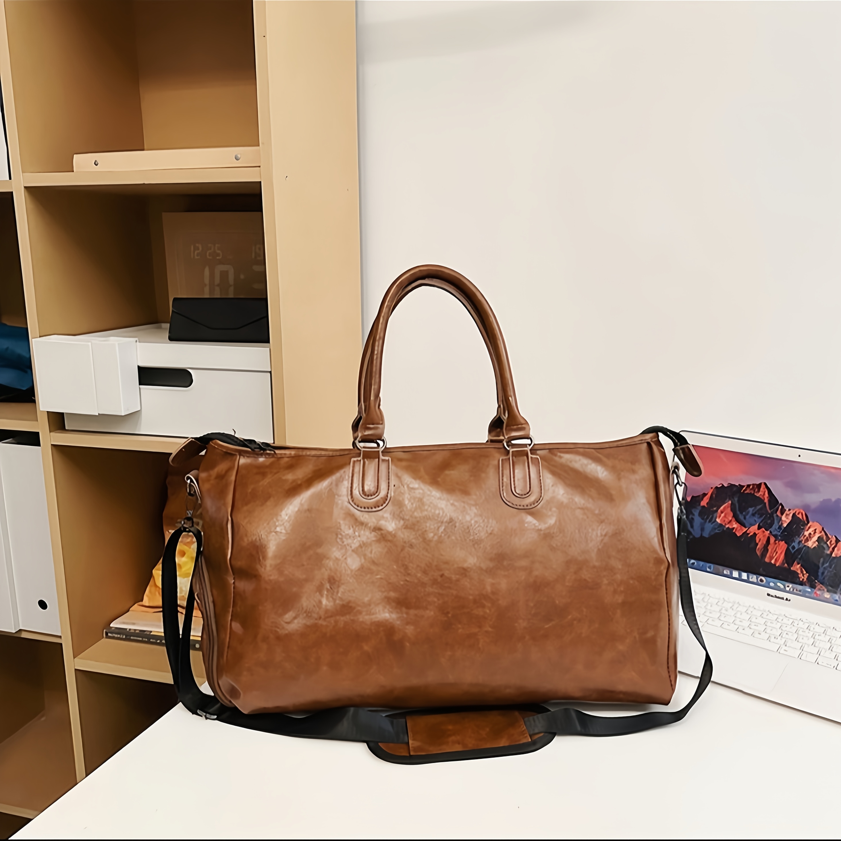 Men's Travel Bags With Space, Perfect For Sports And . A Spacious Carry-on Option, This Vintage-style Travel Bag Is Suitable For Men And Women