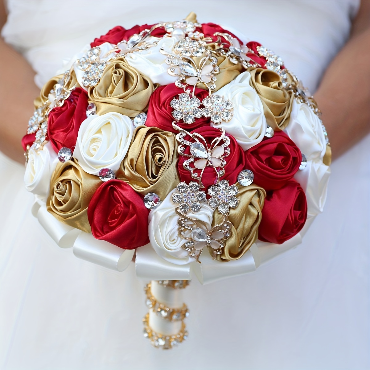  to'y buketi, kristal aksessuarlar bilan, to'y qo'l gullari, to'liq, lent, kelin buketi, hashamatli marosim bezaklari, tafsilotlar 7