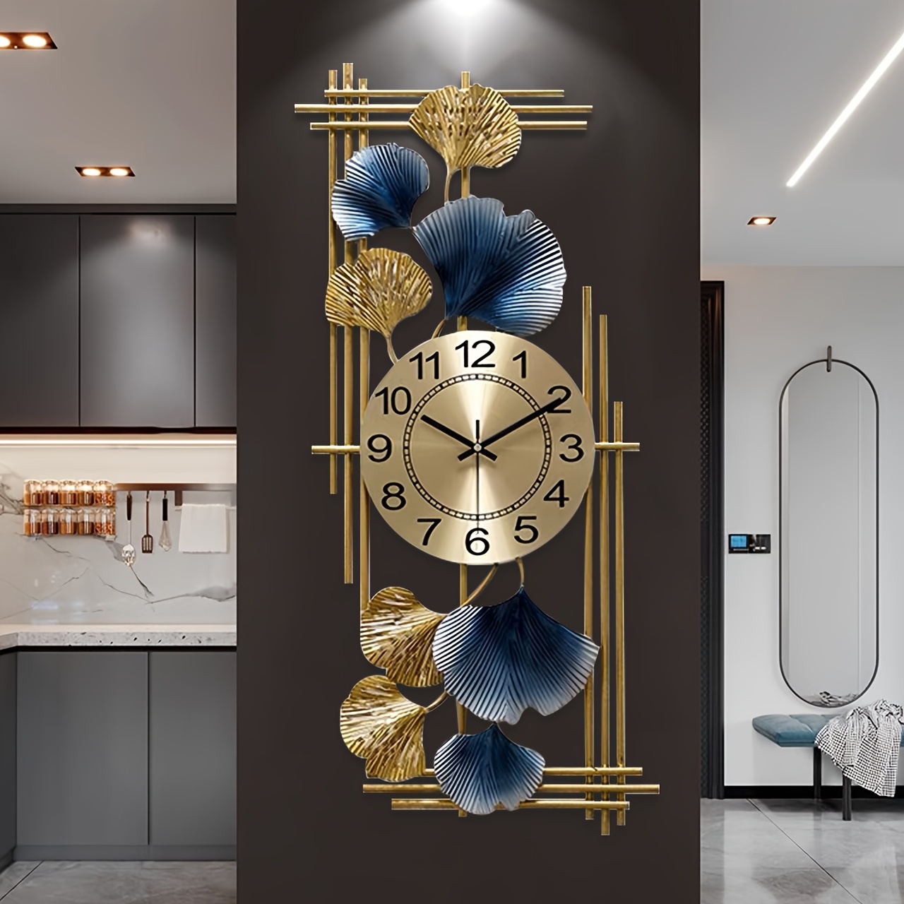 Lautlose Wanduhr Blau Gold im nautischen Stil