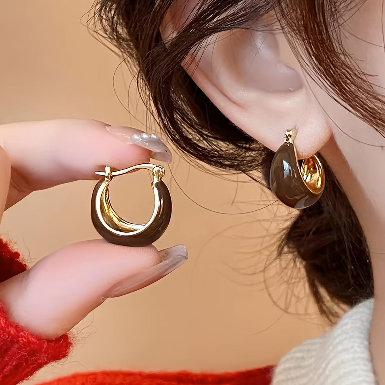 1 Pair French Retro Elegant Temperament Geometric Light Luxury All-match Women' Holiday Wear Ear Cuffs