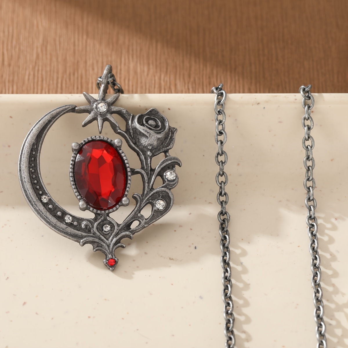 TEMU Collier pour rétro cour de tennis, pendentif ovale central de croissant, rose et étoile, vieilli, entouré de petites zircons synthétiques,