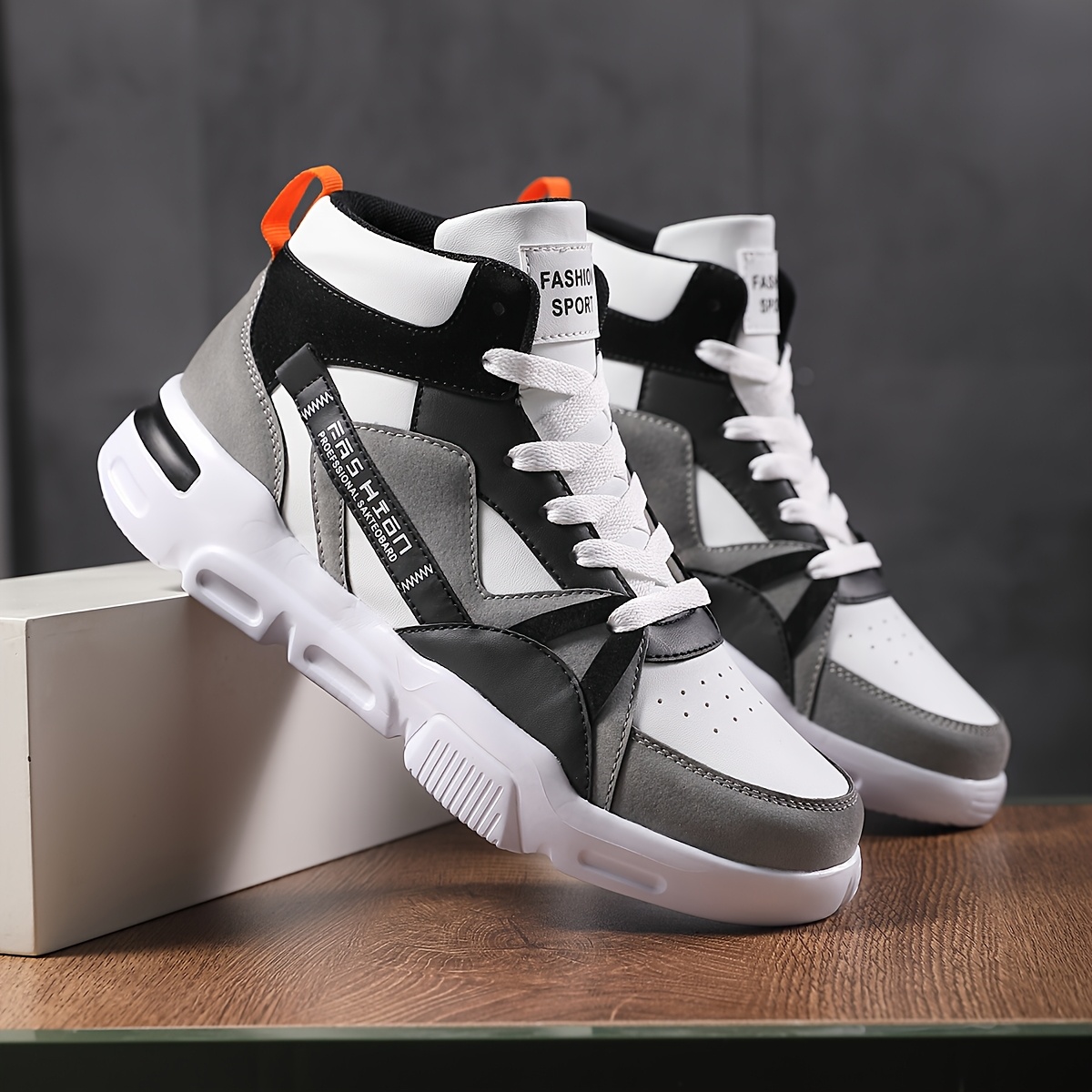 New Men's Letter Pattern Two-color Laces Design Contrast Color Lightweight Casual High-top Ice Skating Shoes