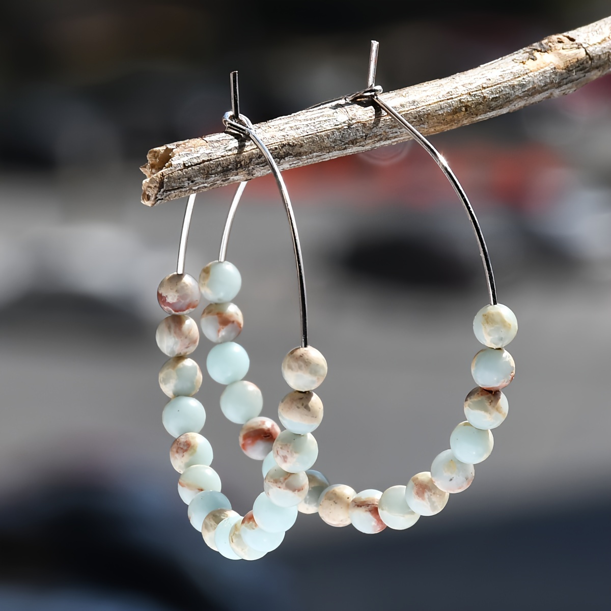 

Boucles d'oreilles élégantes en pierre : Perles naturelles de 4 mm, parfaites pour un usage quotidien et les vacances