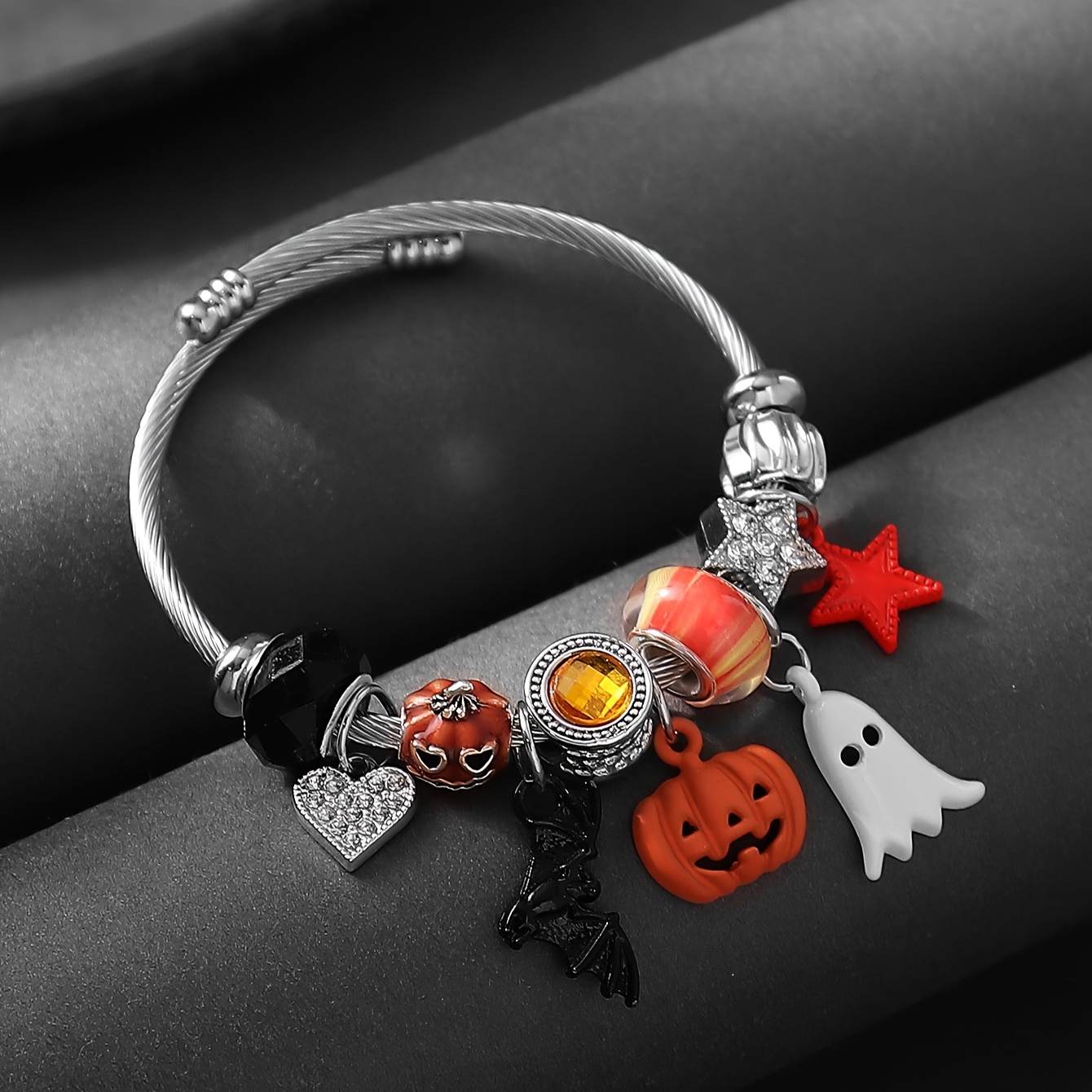 TEMU Un bracelet de dessin animé sur le thème d'Halloween, créatif et tendance, fabriqué avec des perles à gros trous, de strass, de citrouilles de