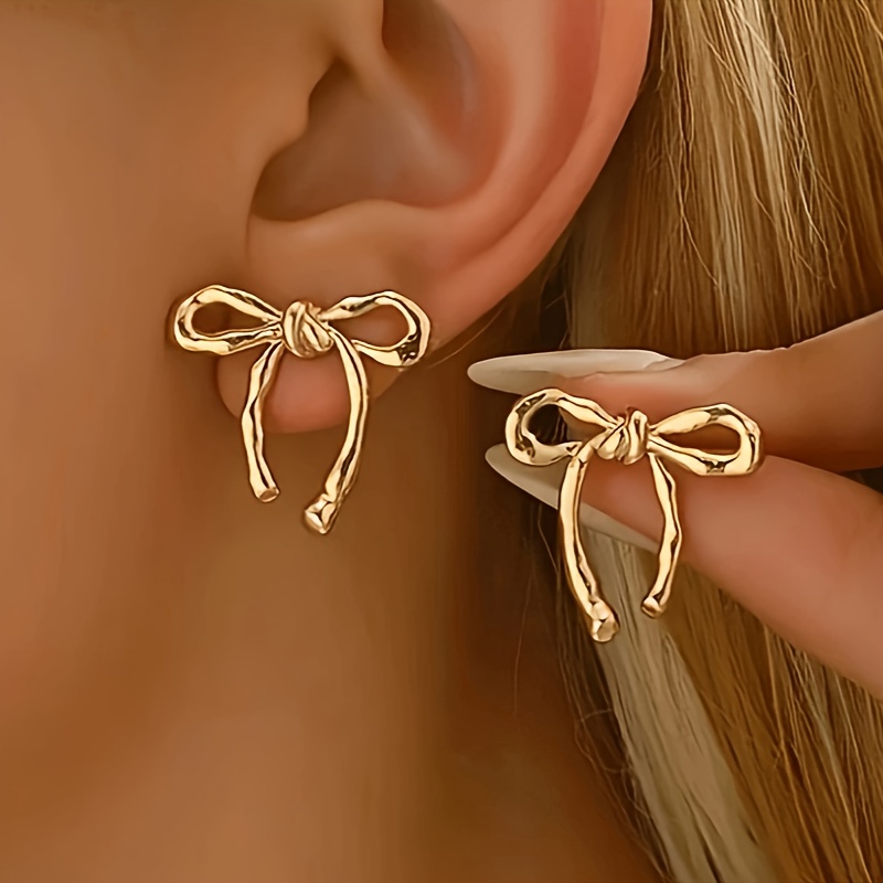 1 Pair Elegant Golden Bow Stud Earrings - Chic & Sexy Iron Design with Stainless Steel Posts, Perfect for Casual Attire or Gift Giving, Gift Jewelry | Sensual Style | Luxurious Finish, Novelty Earrings