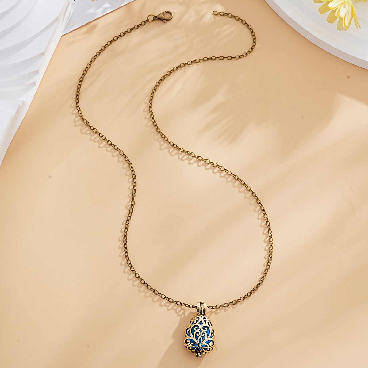 Image of [pendant Made Of Cast Molding, Hand Polished And Retro Electroplated Distressed Craft, Requires Protective Oil Cream During Electroplating, Black Oil Cream Residue On Pendant Surface After