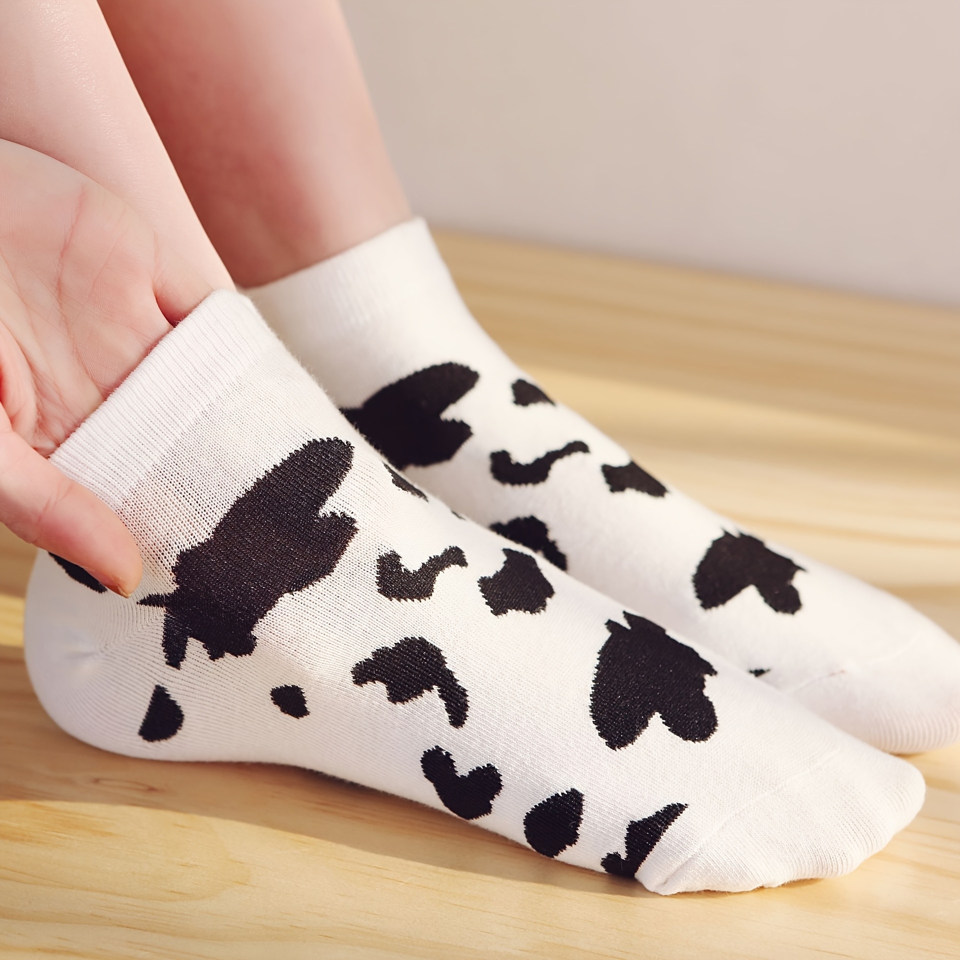 

5 Pairs Cartoon Cow Socks, Cute & Lightweight Low Cut Invisible Socks, Women's Stockings & Hosiery