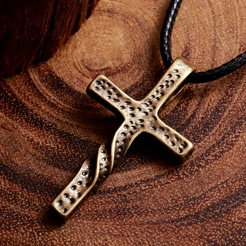 Retro Hammer Pattern Twisted Cross Pendant Necklace