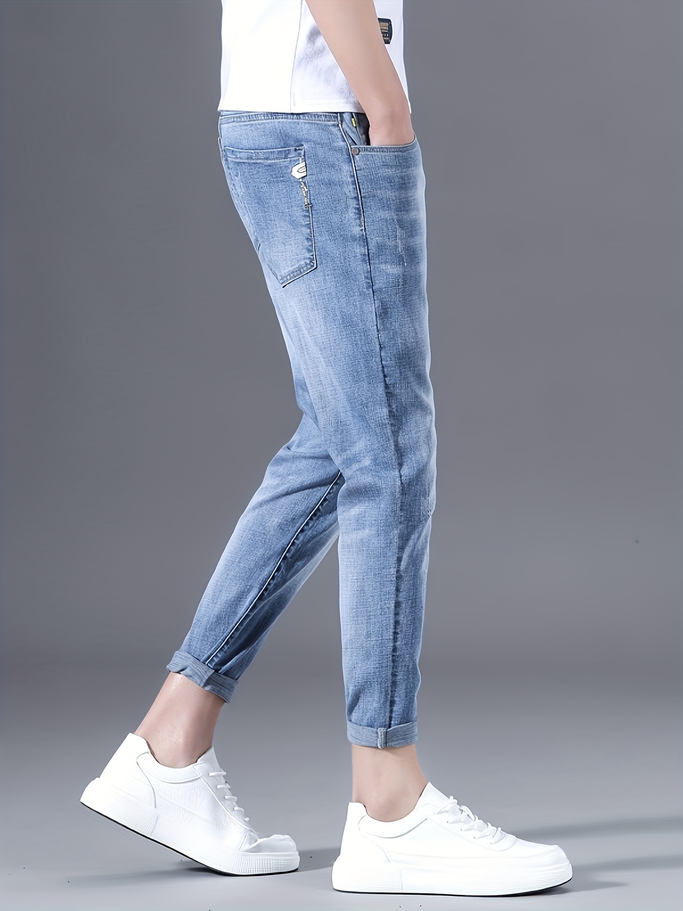 Men'S Slim-Fit Jeans, Featuring a Classic Light Blue Wash, Made from Stretchy And Comfortable Fabric, Suitable for Casual Gatherings, Work, And Business in a Minimalist Style
