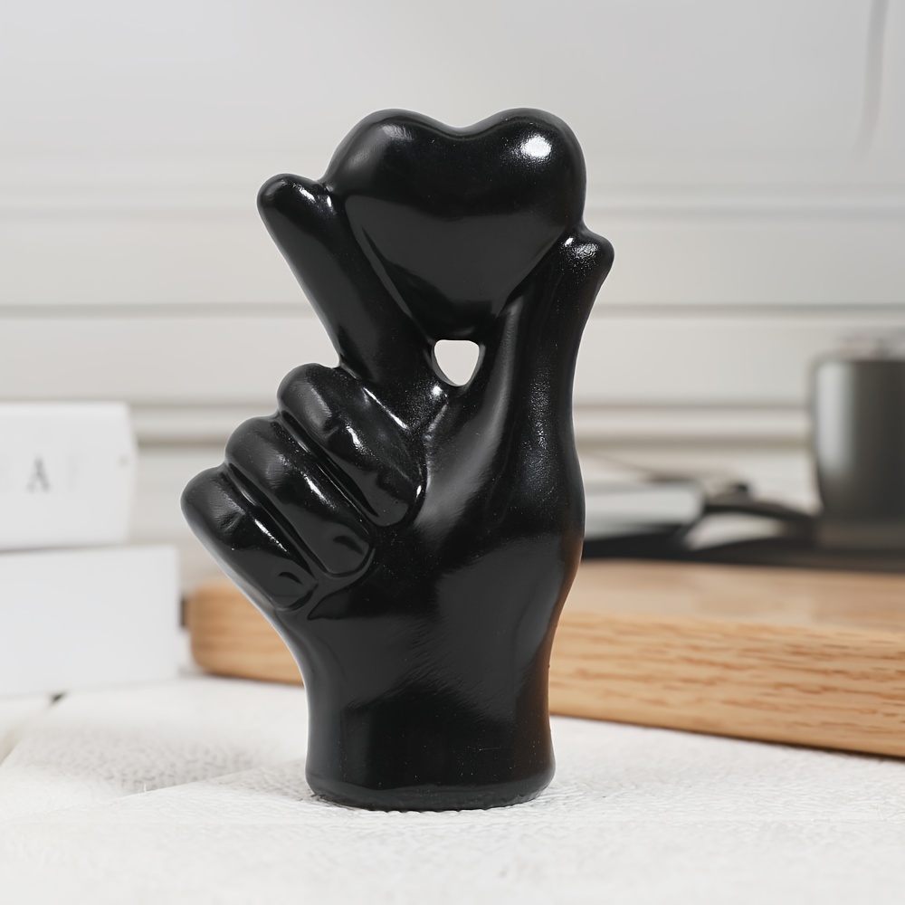 A Heart-shaped Hand Decorative Ornament