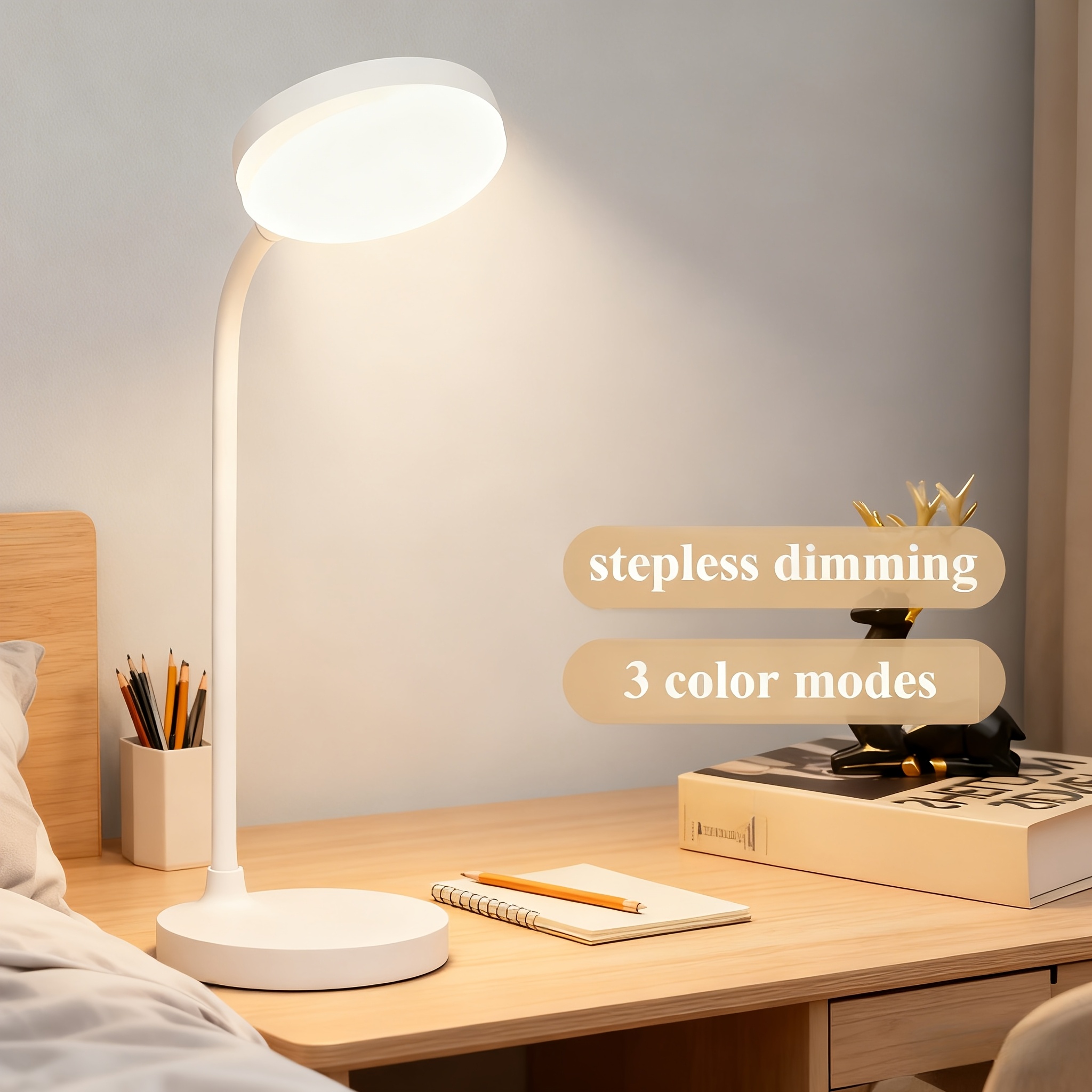 esta   lámpara de escritorio/luce nocturna led   un brazo ajustable de 360°, tres temperaturas de color,   ajustable y una batería recargable usb de 800 mah. es adecuada para usar en oficinas,   de estudio, dormitorios, habitaciones y escritorios.