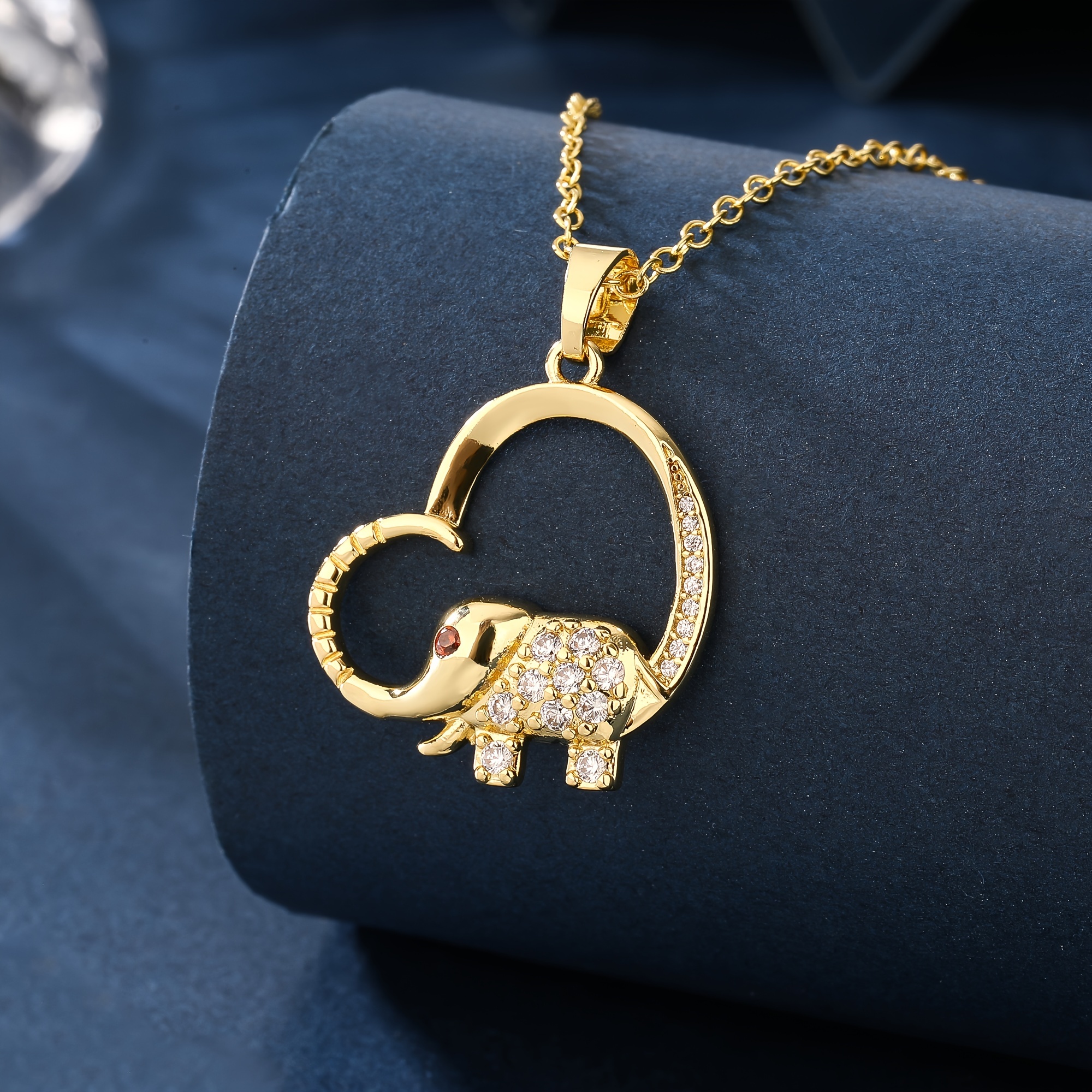 Image of A Elephant Pendant Necklace Made Of Copper With Plating, With Sparkling Cubic Zirconia, Perfect For Women's Fashion