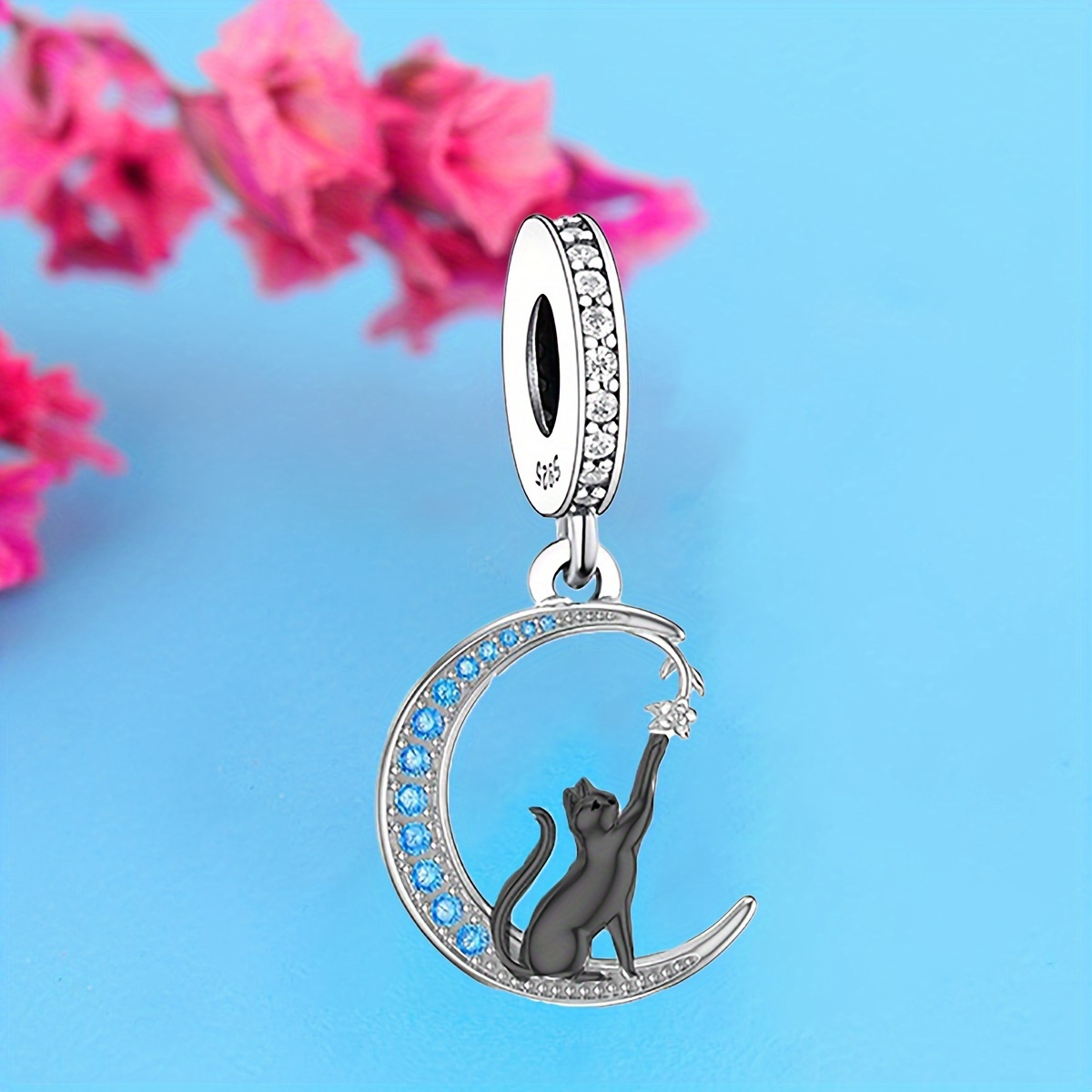 This Charm Bead, Designed As A Black Cat Picking A Moon, Of 925 Sterling Silver And Weighs 1.64g, Making It A Perfect Accessory For Jewelry Projects Or As A Thoughtful Gift