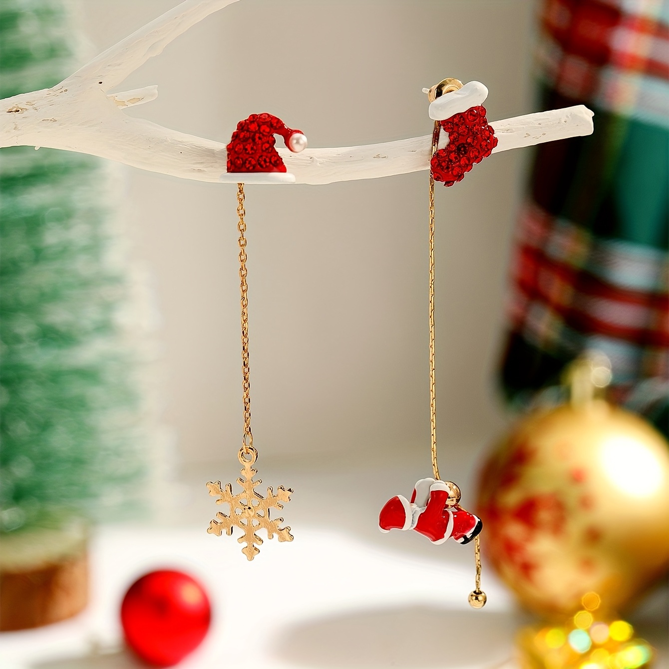 TEMU Boucles d'oreilles de fête pour femmes, motif Père Noël et chapeau de paille, Nouvel An et Noël, à suspendre au chapeau