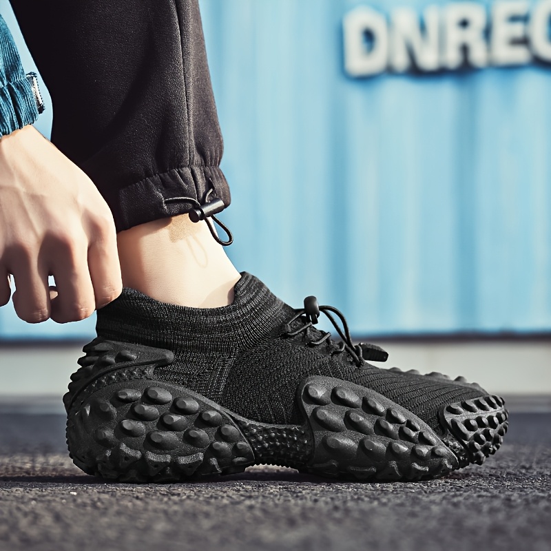 Summer New Men'S Breathable Fly Weave Shoes Outdoor Hiking Walking Shoes Slip-On Durable Durian Sole Casual Sports Shoes Low-Top Thick Casual Hiking Shoes Large Size Men'S Shoes