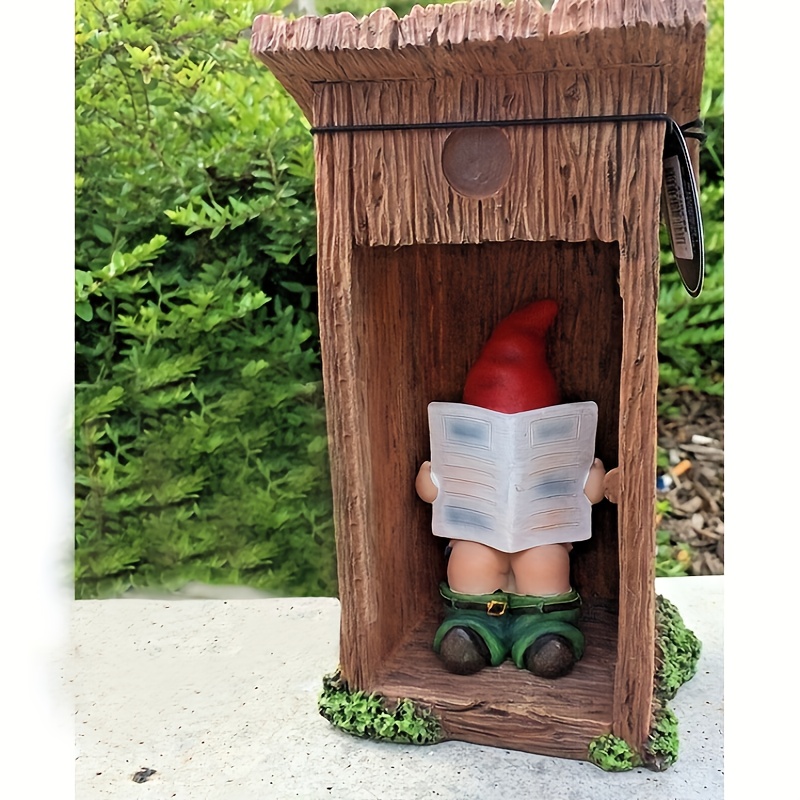 

1pc, Rustic Resin Garden Gnome Reading Newspaper, 3d Whimsical Open-door Outhouse Figurine, Funny Gift For Home & Outdoor Garden Decor