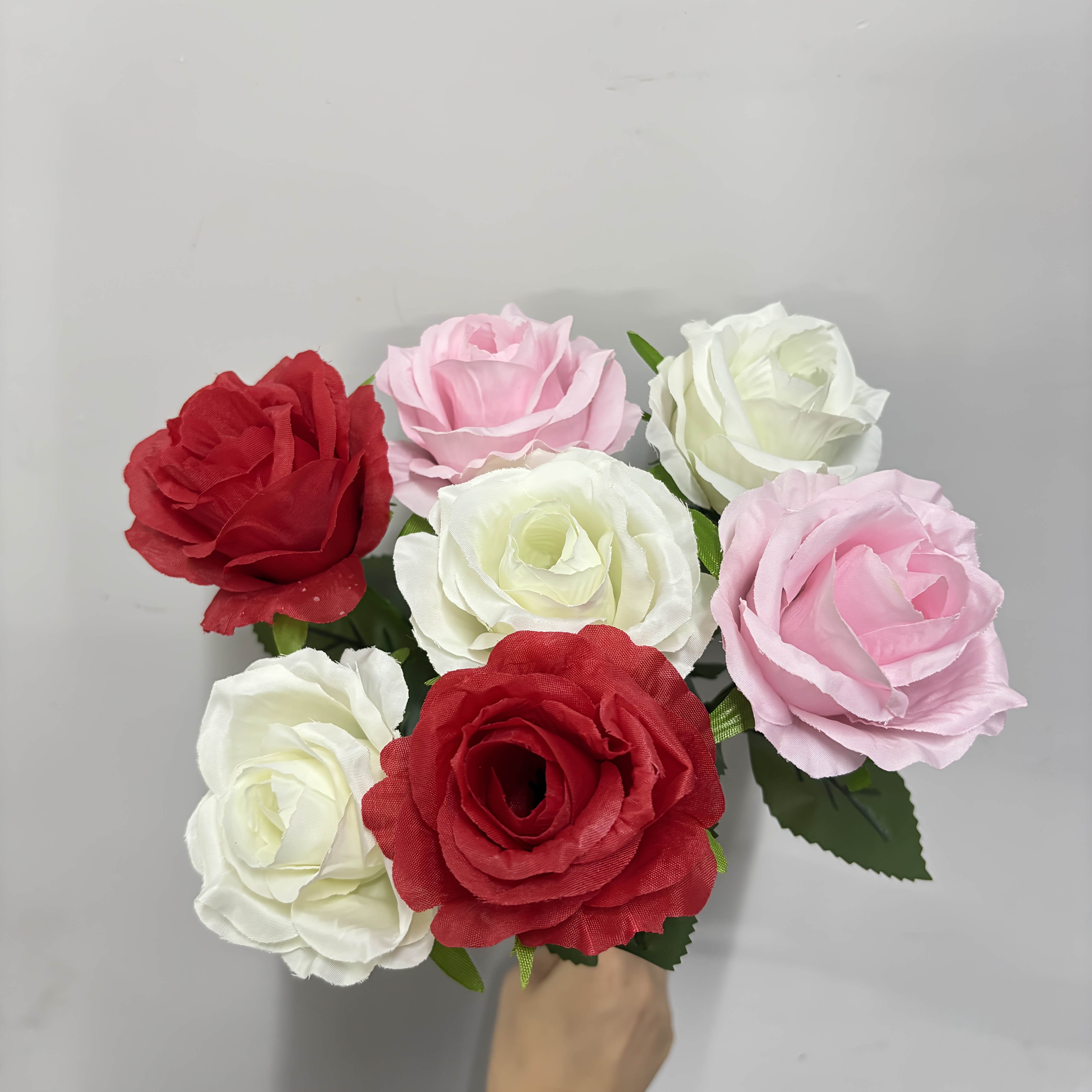 TEMU 7pcs Realistic Rose Bouquet - Lifelike Long Stem Fake Flowers, Natural And Full Shape, Suitable For Weddings, Valentine's Day, Halloween,