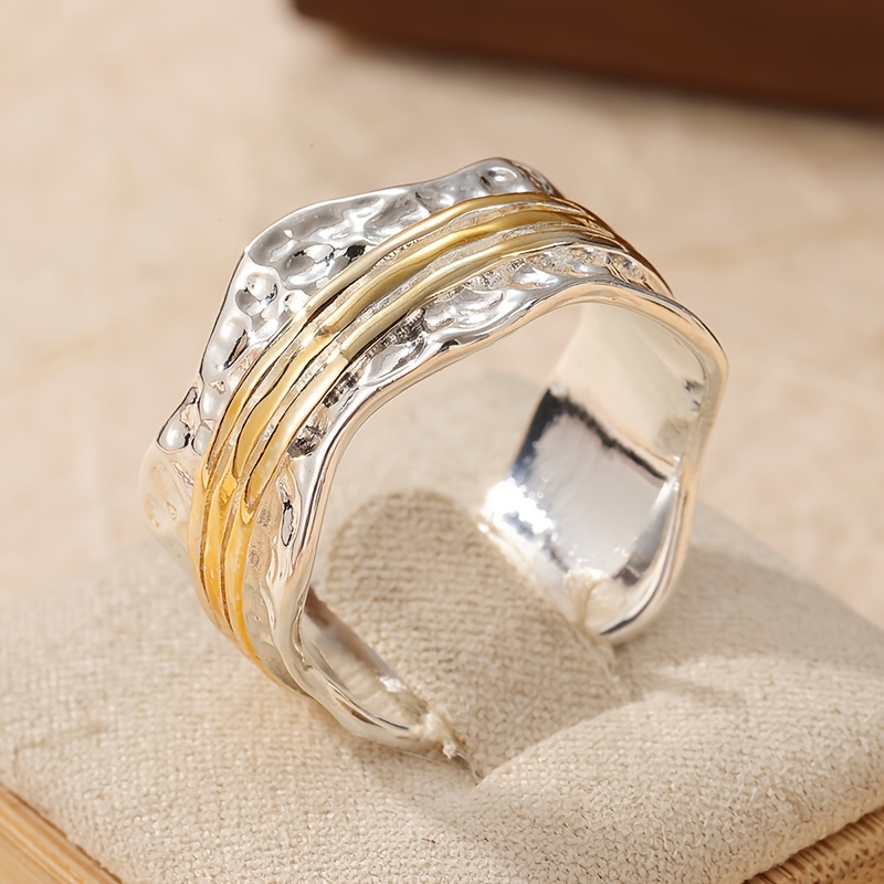 טבעת ספינר מרוקעת לנשים - עיצוב גל רחב בוהמי וינטג', תכשיטים צופים זהב לבן הניתנים לערום, מתנה עמידה ליום יום וחג ההודיה עבורה, טבעות ותכשיטים וינטג' נוסח אר-דקו, גימור מתכת מרקם