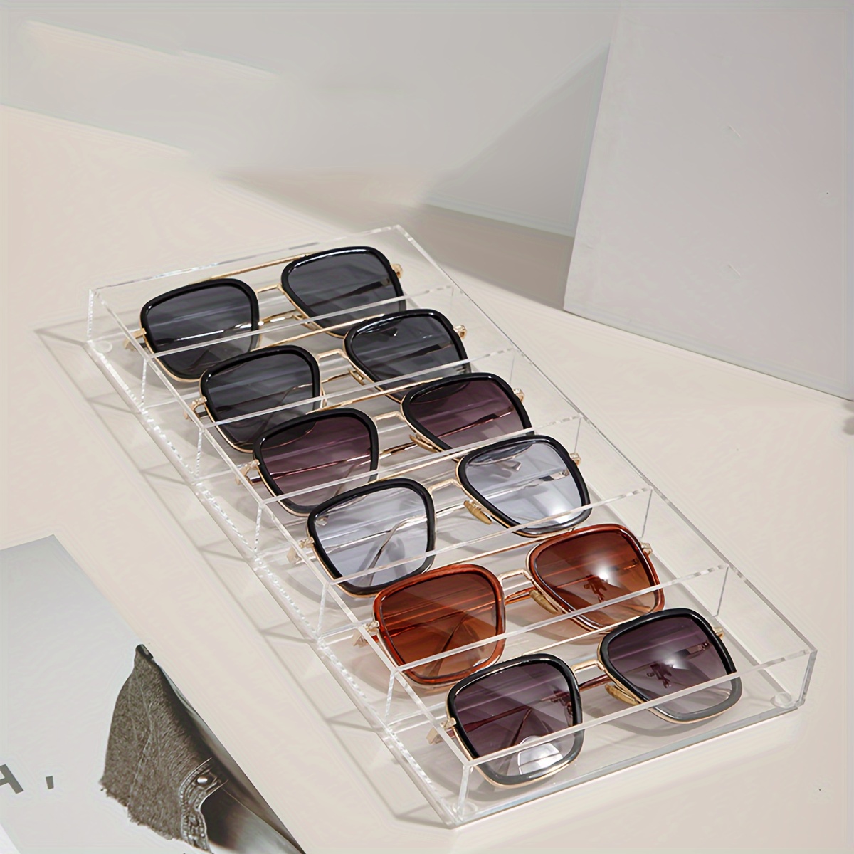 

Acrylic Sunglass Display Case, Hard Clarity Eyewear Organizer, 6-compartment Transparent Eyeglass Storage Box