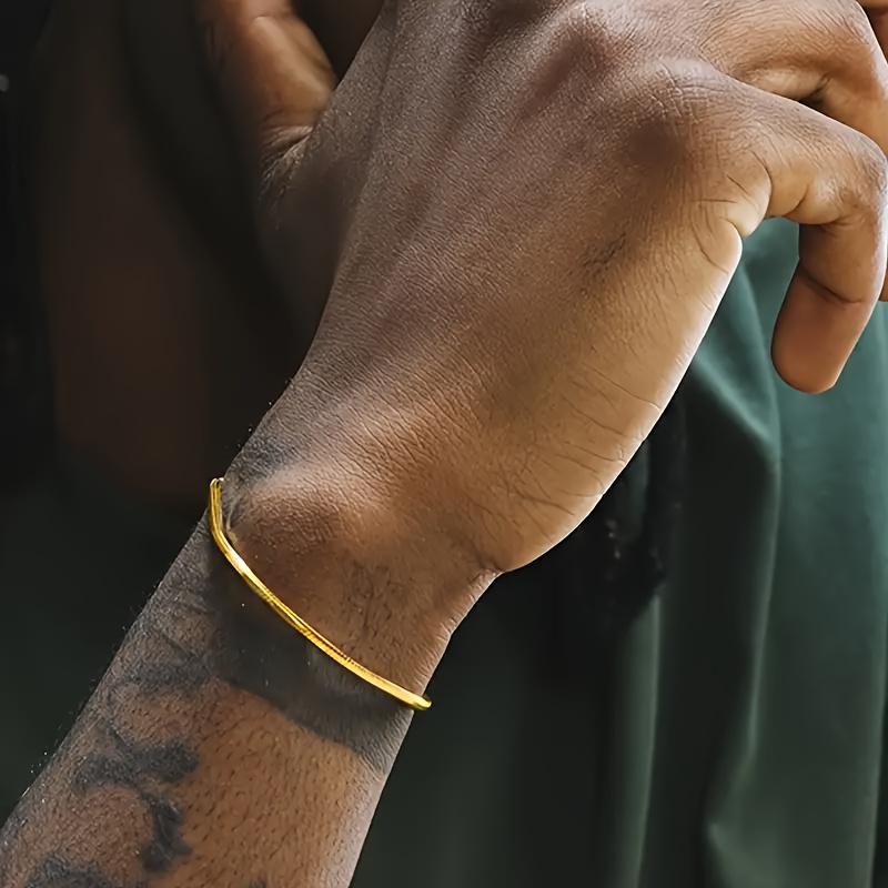 

Un bracelet de chaîne en os de rond tendance pour hommes, et élégant avec un rock et hip-hop, adapté au , au sport, aux fêtes et aux festivals de musique.